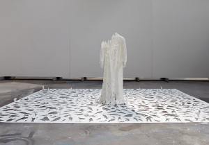 Peter Callesen - Transparent God, 2009, carta e colla, 350 x 450 x 170 cm