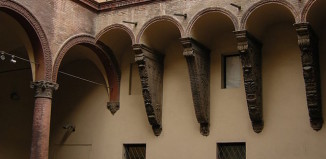 Museo_civico_medievale_Bologna_cortile