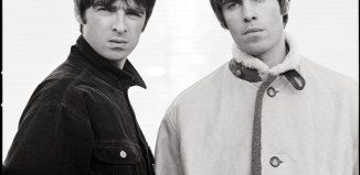 Liam and Noel by Jill Furmanovsky