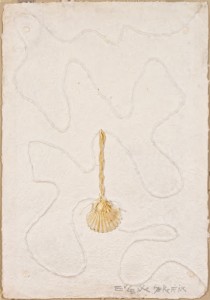 Eugenia Serafini Regina d’Egitto: “il labirinto e la conchiglia”. Dal ciclo: “Alle Regine d’Egitto: ritorno al sacro”, 2000 Tecnica materica (carta a mano impressa a rilievo da corda e conchiglia), cm 80x55