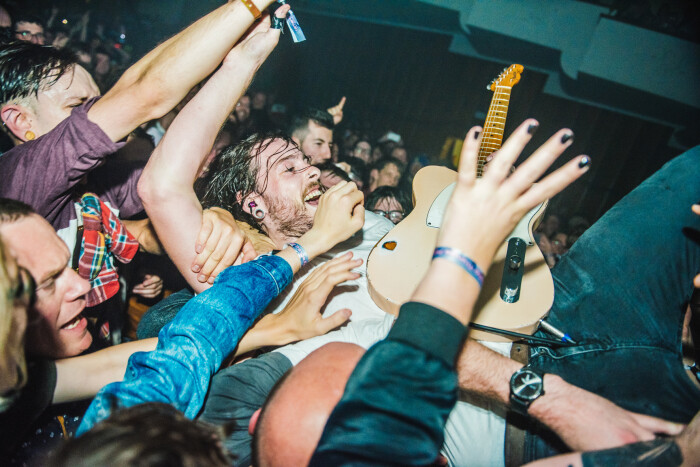 DONT GO GENTLE A FILM ABOUT IDLES di Mark Archer_1